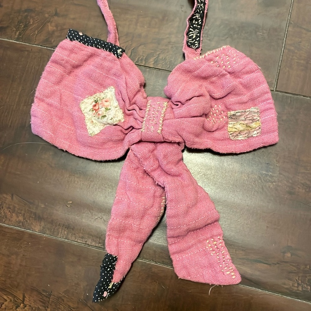 Magnolia Pearl Cotton Linen Louis Bowtie (NWT)